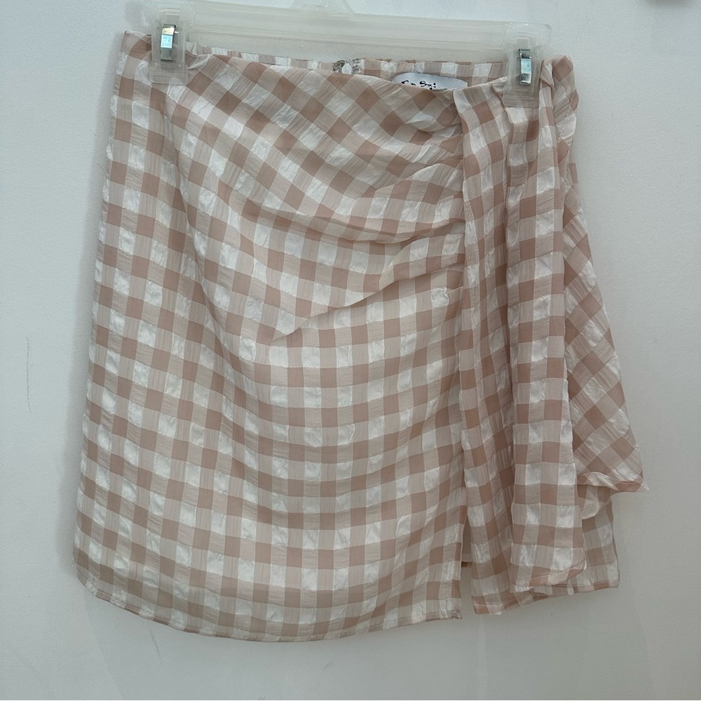 En Saison Beige Checkered Mini Skirt